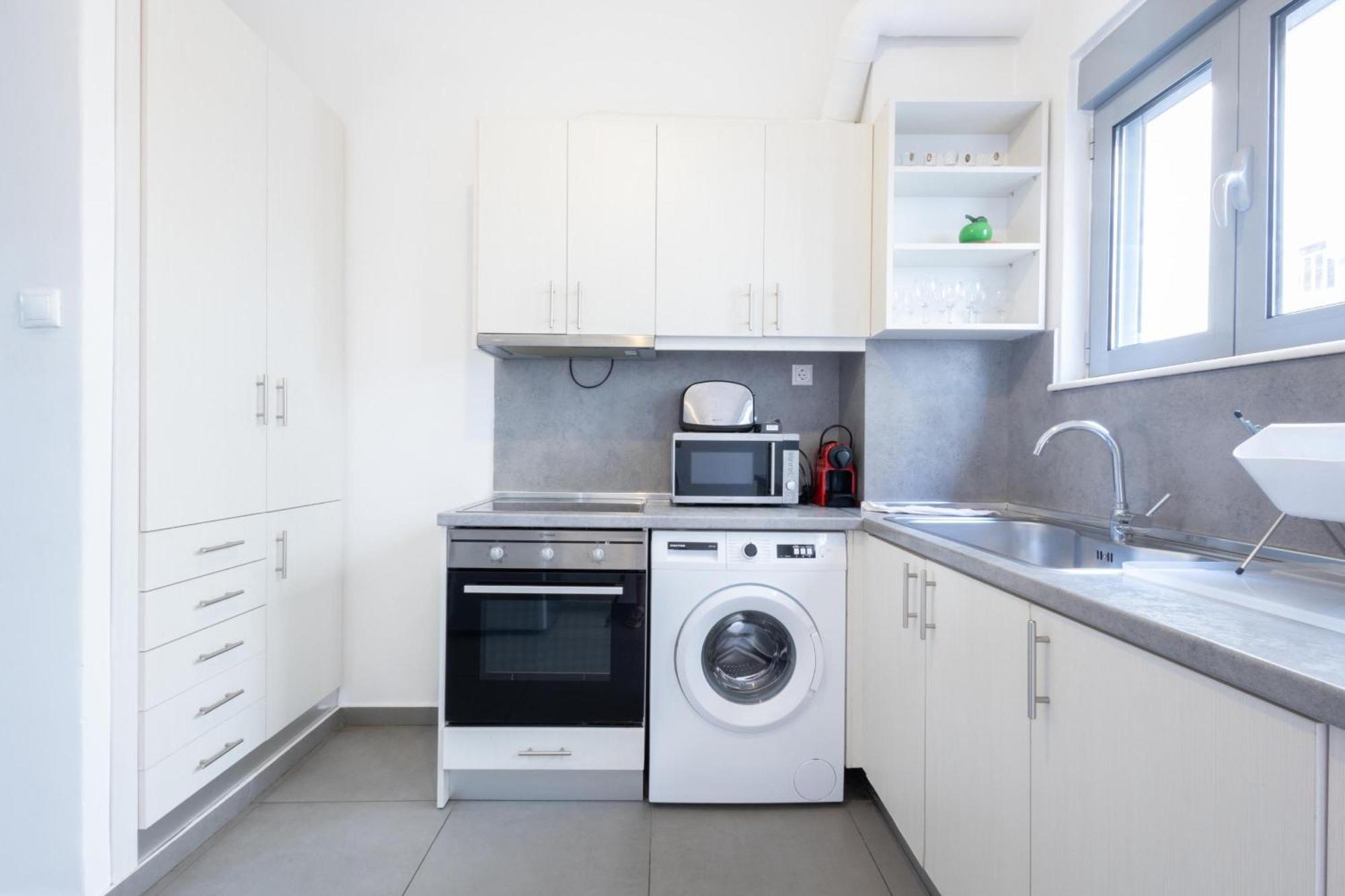 Renovated 5 Bdr House Near Acropolis - New Beds, Terrace & Green Yard Ateny Zewnętrze zdjęcie
