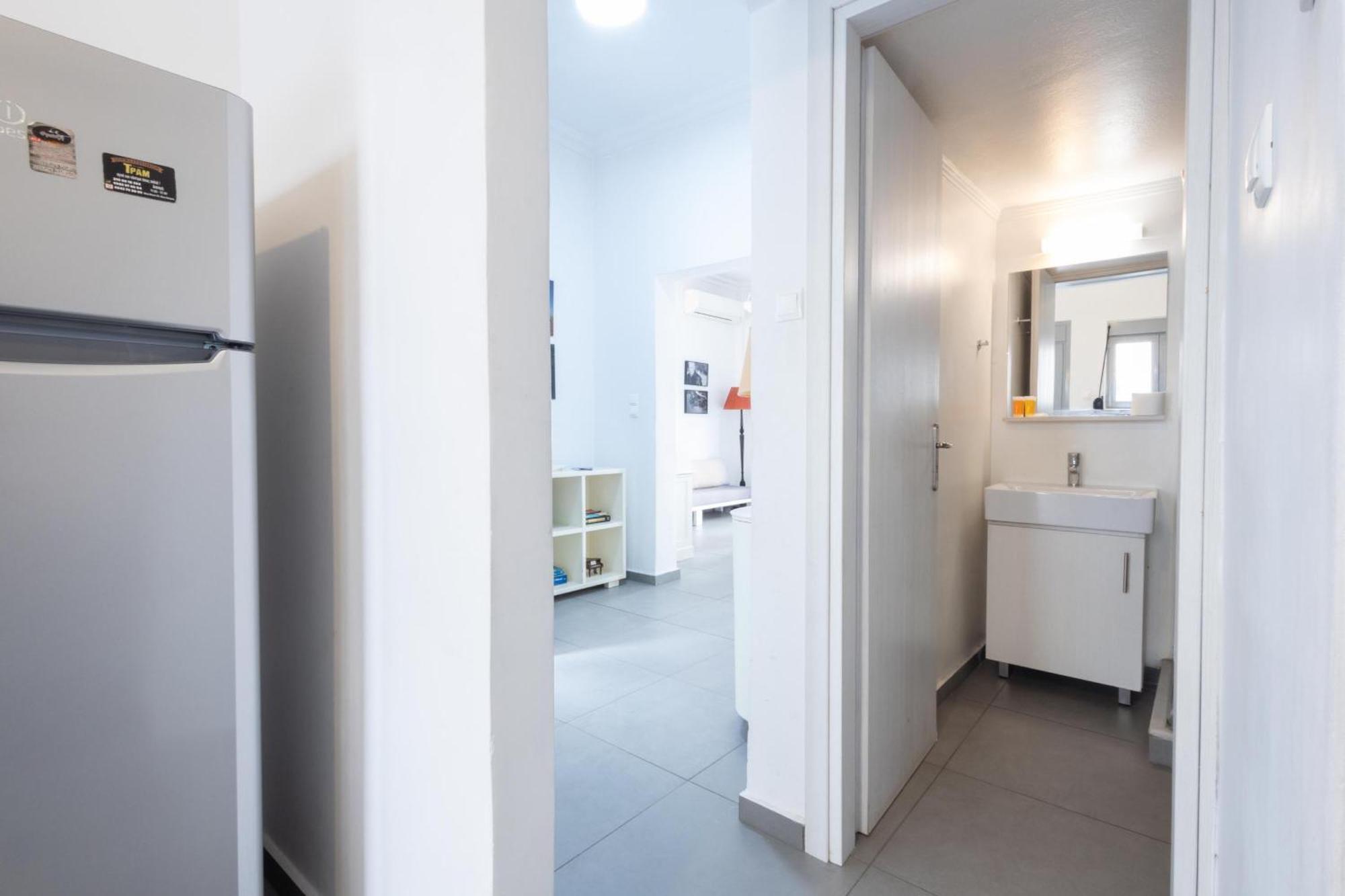 Renovated 5 Bdr House Near Acropolis - New Beds, Terrace & Green Yard Ateny Zewnętrze zdjęcie