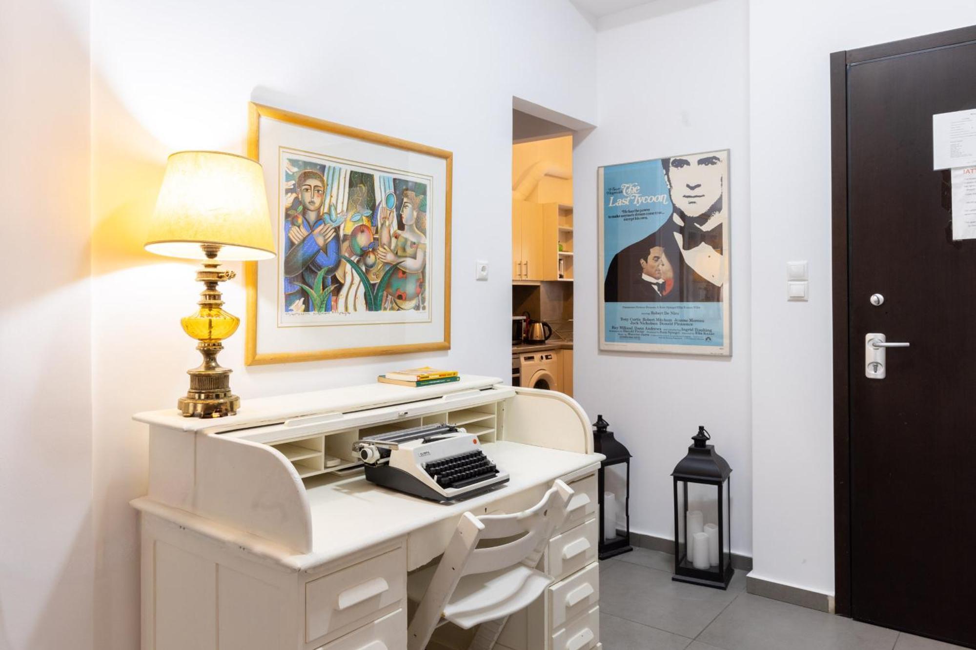 Renovated 5 Bdr House Near Acropolis - New Beds, Terrace & Green Yard Ateny Zewnętrze zdjęcie