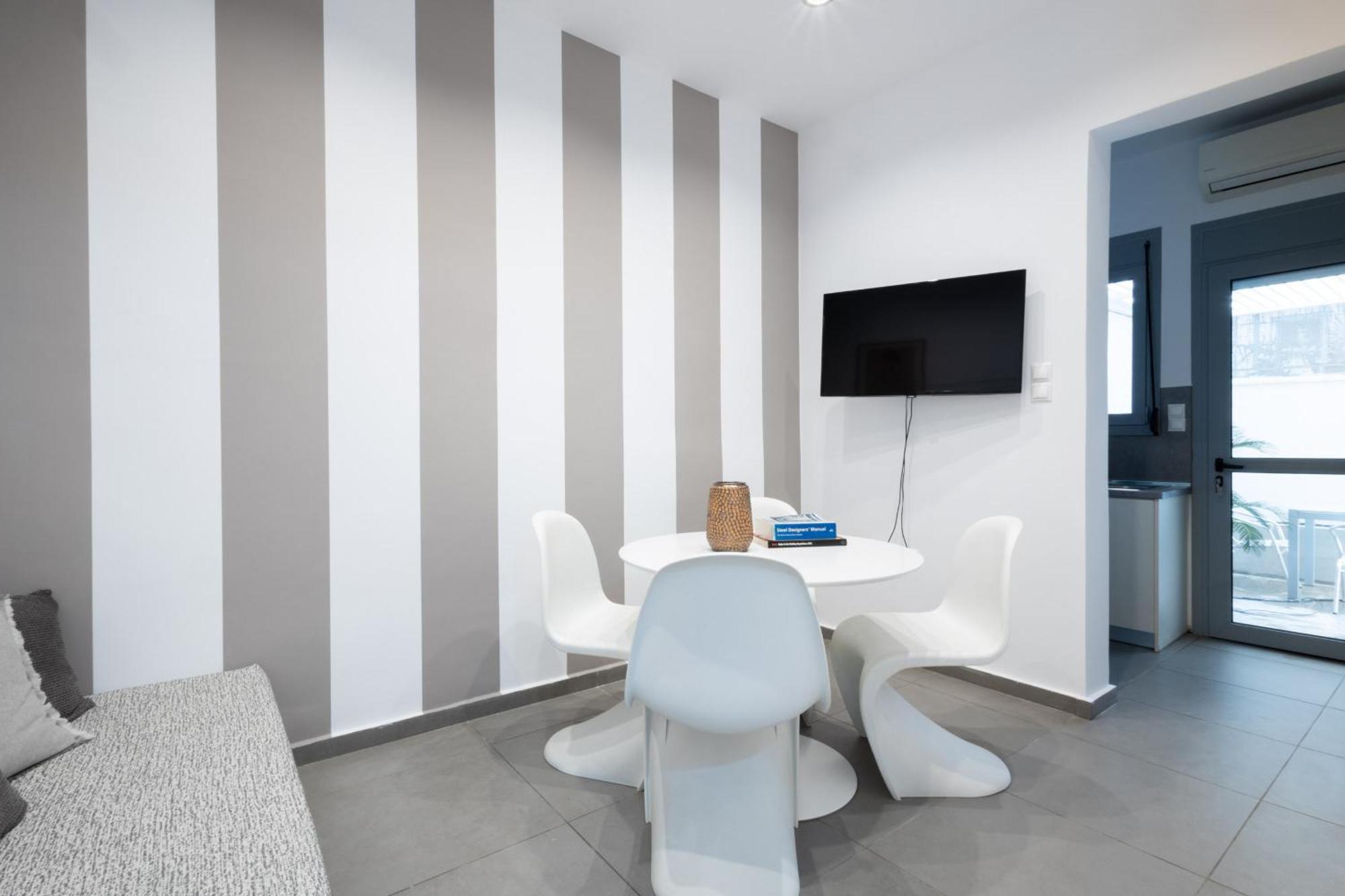 Renovated 5 Bdr House Near Acropolis - New Beds, Terrace & Green Yard Ateny Zewnętrze zdjęcie